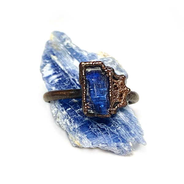 Blue Kyanite Spiderweb Ring